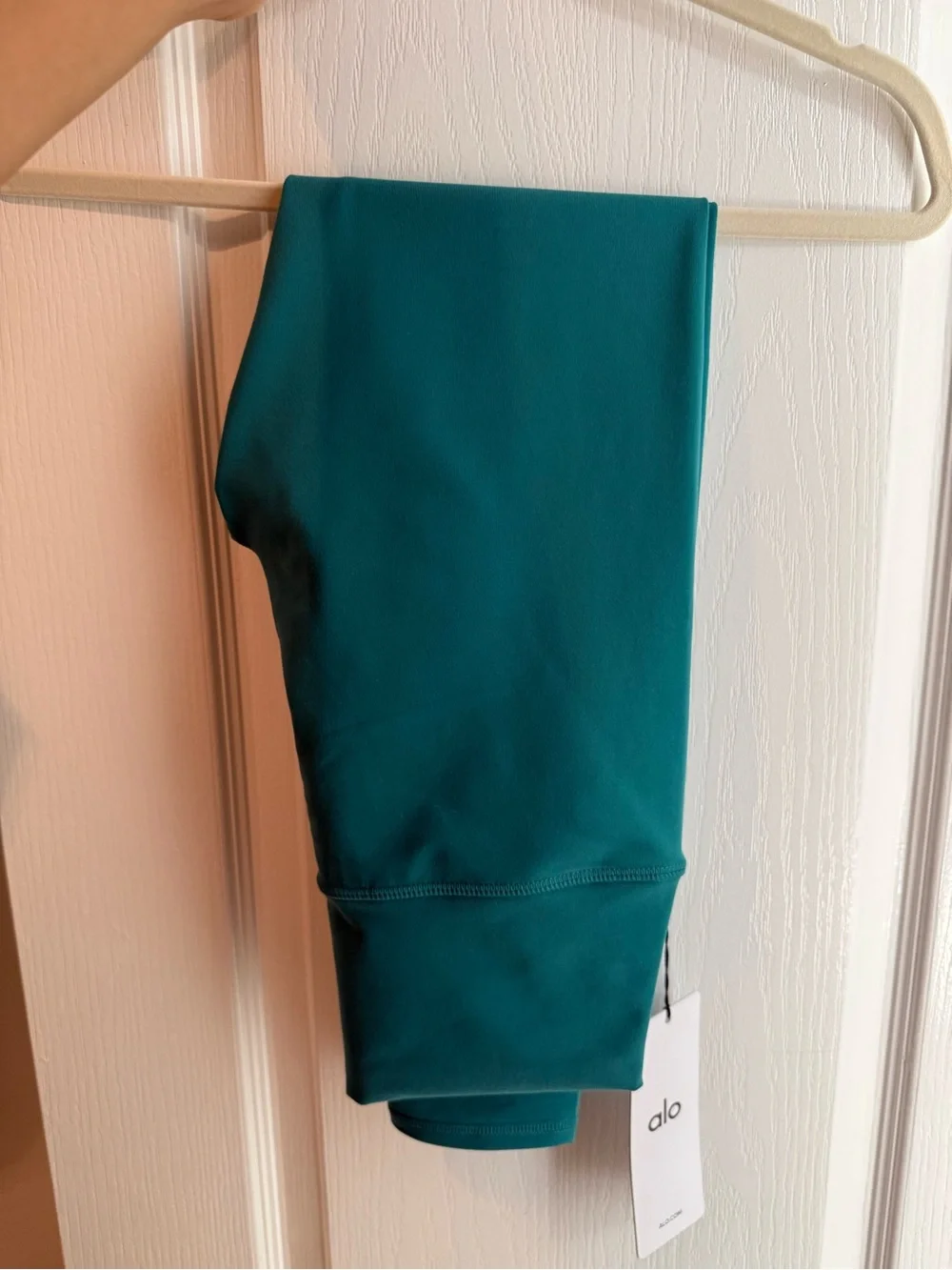 ALO Yoga nwt alo